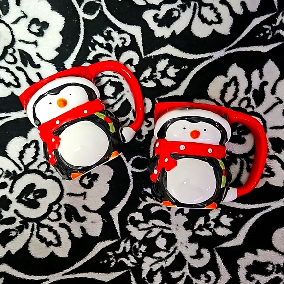 Other - Penguin mug set nwot